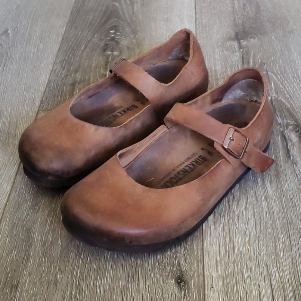 Montova Birkenstock Mary Janes 7/8 38 with distressed coloring Tan!  HTF